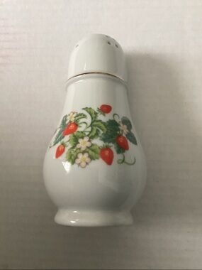 Vintage 1978 Porcelain Avon Sugar Shaker 22k gold trim